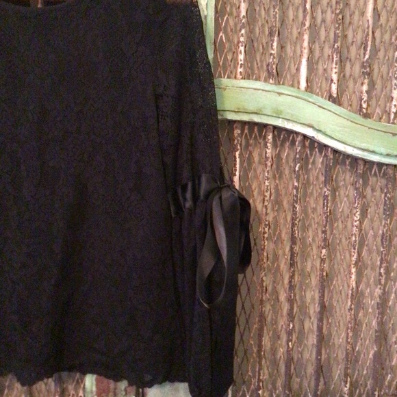 Vince Camuto formal top - Picture 3 of 7